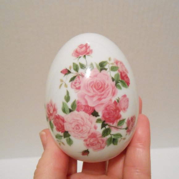 Avon Decorative Egg - Picture 1 of 5
